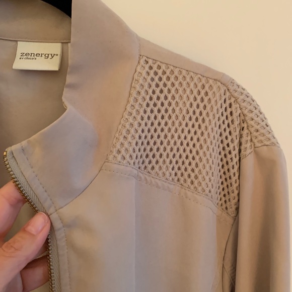 Chico’s Zenergy Lightweight jacket - Picture 3 of 6